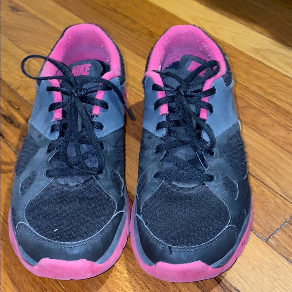 Nike shoes size 8